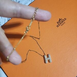 Fashion H necklace ✨️Gold Plated made of stainless steel ♥️